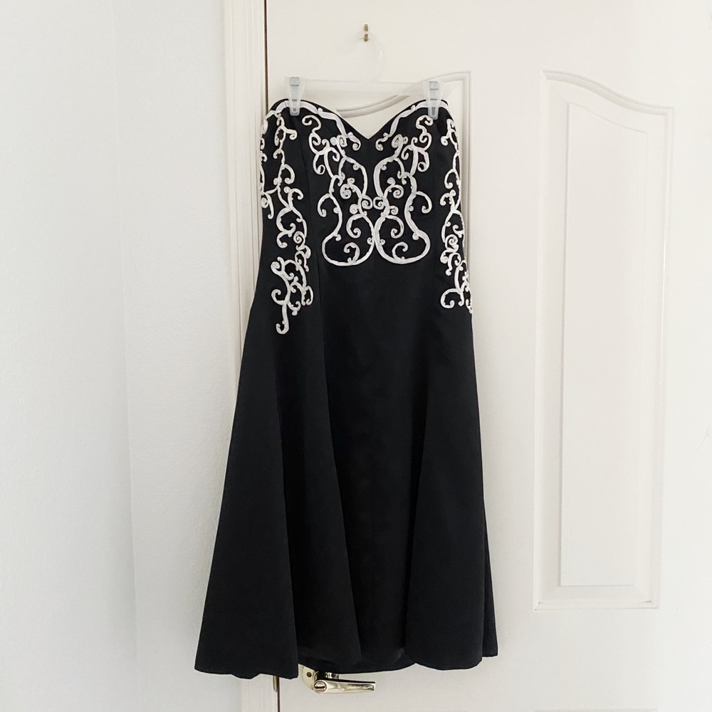 White House Black Market Strapless Cocktail Dress - Picture 1 of 3